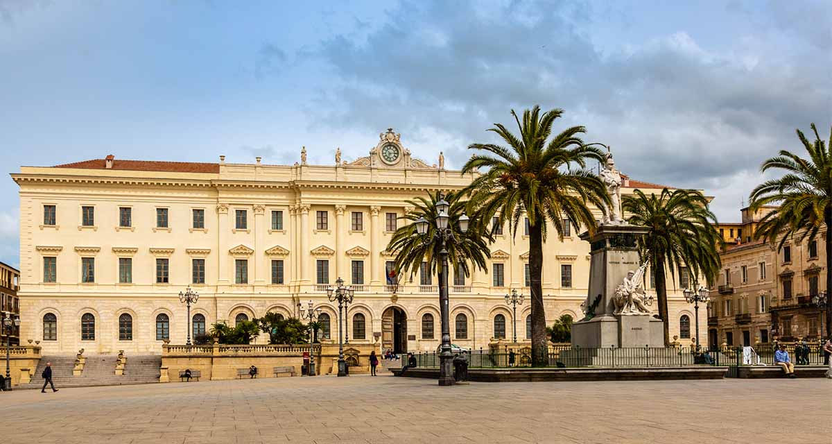 Piazza d'Italia, nel centro storico di Sassari