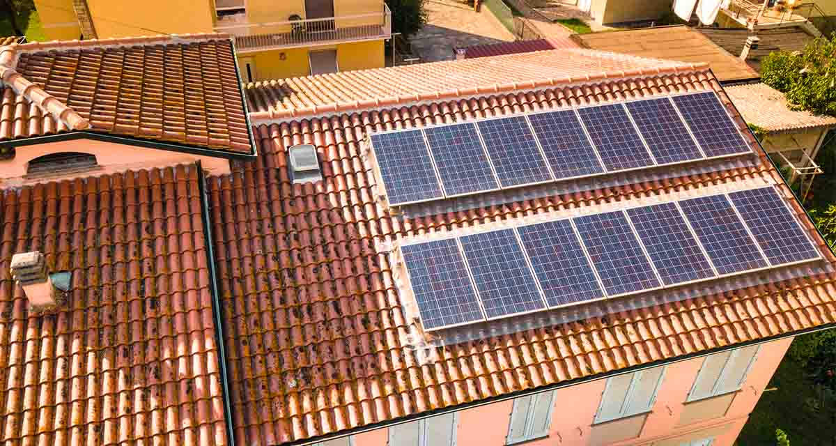 Impianto fotovoltaico su una casa a Roma