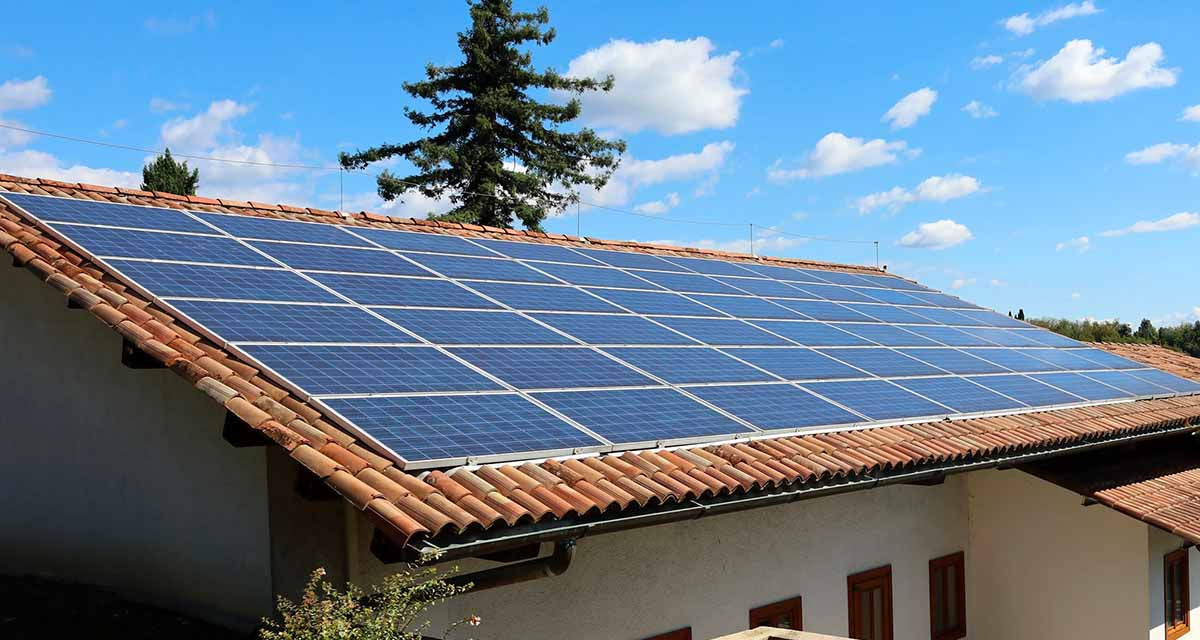 Come funziona la vendita di energia da fotovoltaico? Scopri il Ritiro Dedicato GSE, quanto puoi guadagnare e come valorizzare l'energia in eccesso.