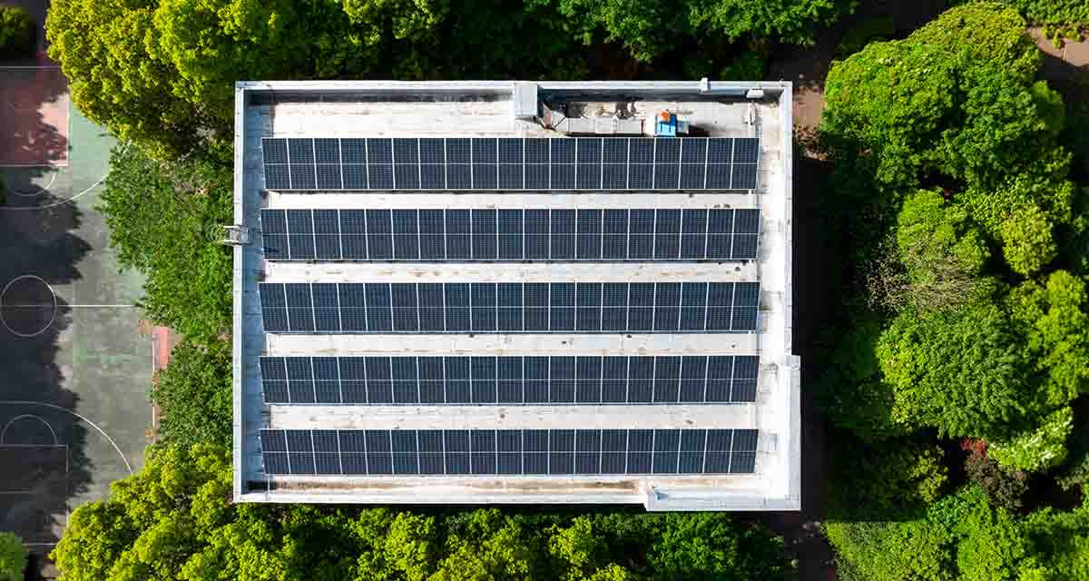 Impianti fotovoltaici in un’area industriale: interventi che migliorano l’efficientamento energetico e consentono di ottenere certificati bianchi per l’azienda
